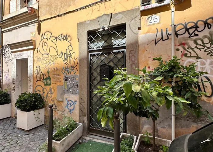 Your Nest In Trastevere, The Heart Of - Il Vostro Nido Nel Cuore Di *